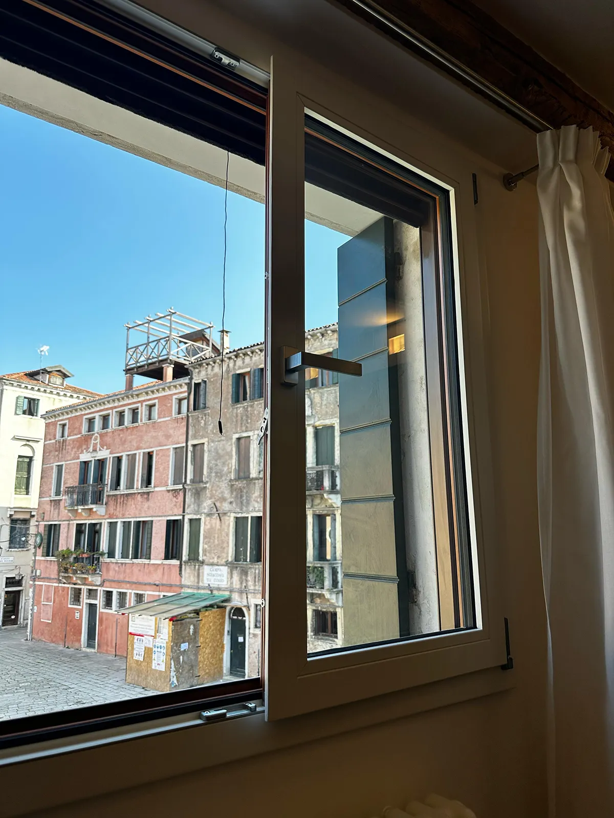 Finestre in legno su misura by RIGO Serramenti