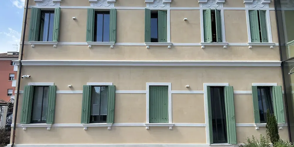 Realizzazione/restauro scuri a Venezia, Treviso, Padova